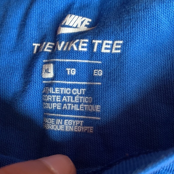 Girls Nike T-shirt - Picture 3 of 3